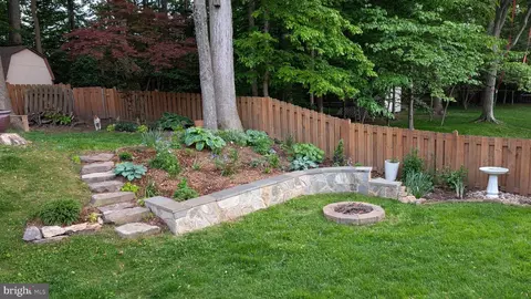 Exterior - 7300 Reservation Dr, Springfield, VA 22153 photo 9 of 10