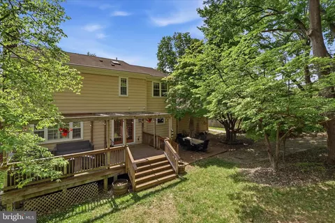Exterior - 5208 Ruffner Woods Ct, Burke, VA 22015 photo 6 of 7
