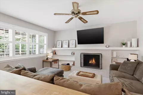 Living - 5208 Ruffner Woods Ct, Burke, VA 22015 photo 1 of 1