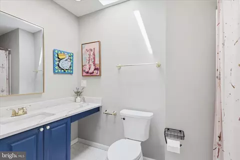 Bath - 5208 Ruffner Woods Ct, Burke, VA 22015 photo 2 of 2