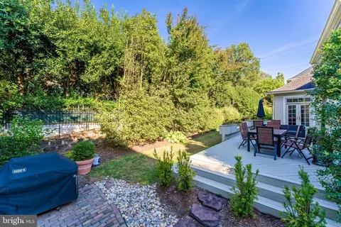 Exterior - 7405 Old Maple Sq, Mclean, VA 22102 photo 7 of 14