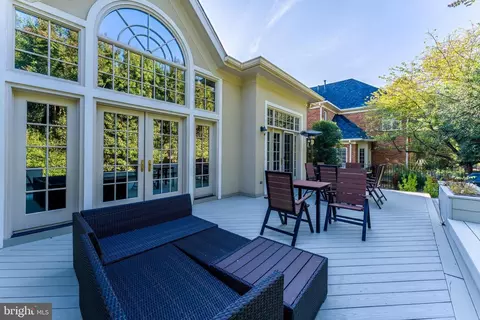 Exterior - 7405 Old Maple Sq, Mclean, VA 22102 photo 9 of 14