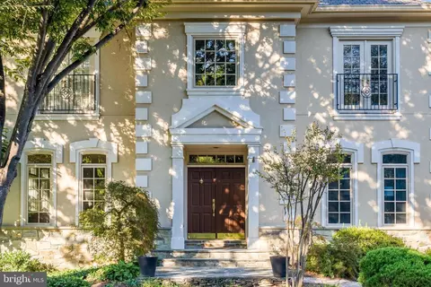 Exterior - 7405 Old Maple Sq, Mclean, VA 22102 photo 2 of 14