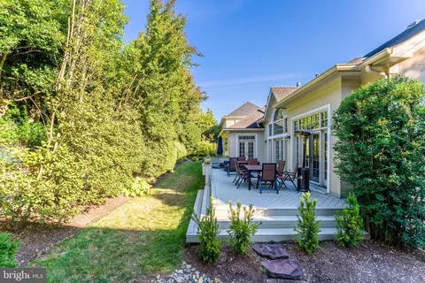 Exterior - 7405 Old Maple Sq, Mclean, VA 22102 photo 6 of 14