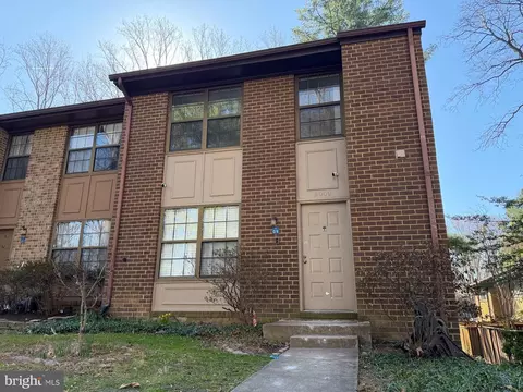 2009 Headlands Cir, Reston, VA 20191