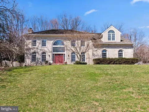 12187 Brecknock St, Oakton, VA 22124