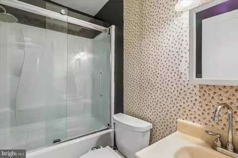 Bath - 7113 Itte Ln, Springfield, VA 22150 photo 2 of 2