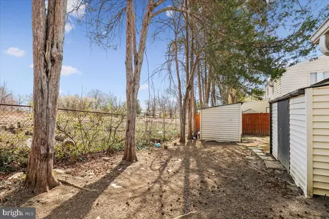 Exterior - 7113 Itte Ln, Springfield, VA 22150 photo 1 of 2