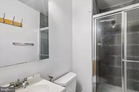 Bath - 7113 Itte Ln, Springfield, VA 22150 photo 1 of 2