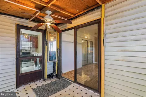 Entry Way - 7113 Itte Ln, Springfield, VA 22150 photo 2 of 2