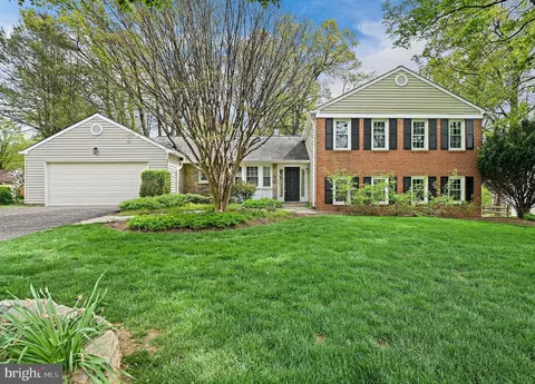 1505 Snughill Ct, Vienna, VA 22182