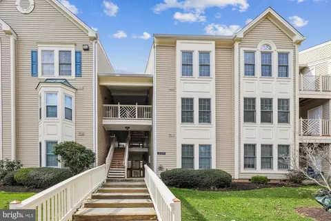 12229 Fairfield House Dr #210A, Fairfax, VA 22033