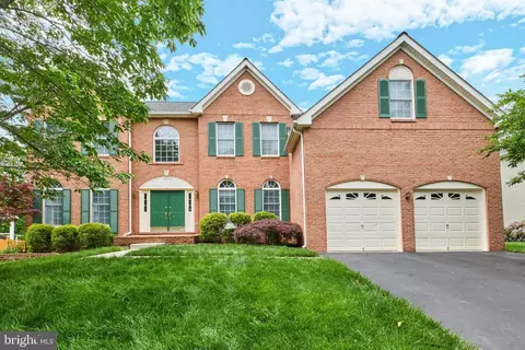 2859 Cherry Branch Ln, Herndon, VA 20171