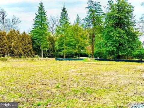 836 Herbert Springs Rd, Alexandria, VA 22308