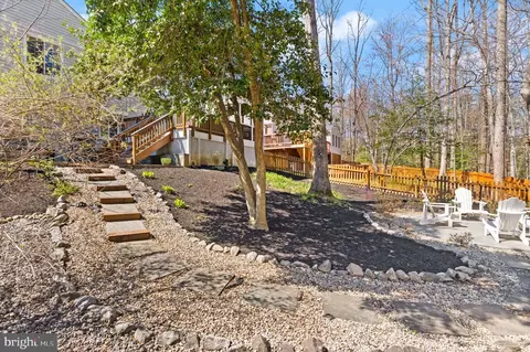 Exterior - 8282 Morning Dew Ct, Springfield, VA 22153 photo 17 of 22