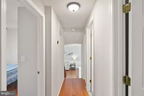 Entry Way - 8282 Morning Dew Ct, Springfield, VA 22153 photo 4 of 5