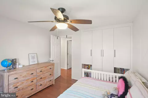 Bedroom - 8282 Morning Dew Ct, Springfield, VA 22153 photo 5 of 8