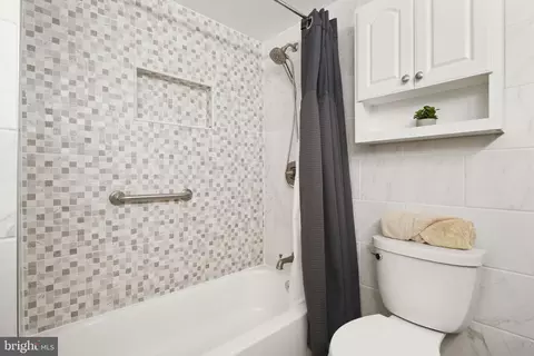 Bath - 8282 Morning Dew Ct, Springfield, VA 22153 photo 2 of 3