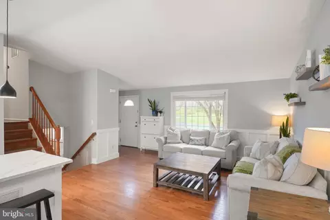 Living - 8282 Morning Dew Ct, Springfield, VA 22153 photo 1 of 2