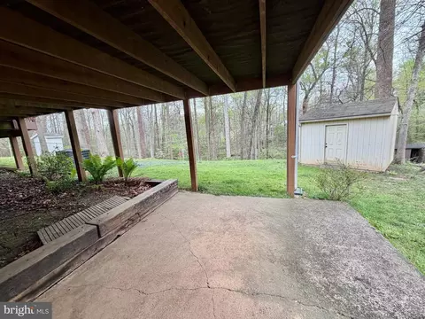 Exterior - 8467 Thames St, Springfield, VA 22151 photo 7 of 7