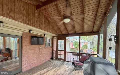 Exterior - 8467 Thames St, Springfield, VA 22151 photo 4 of 7