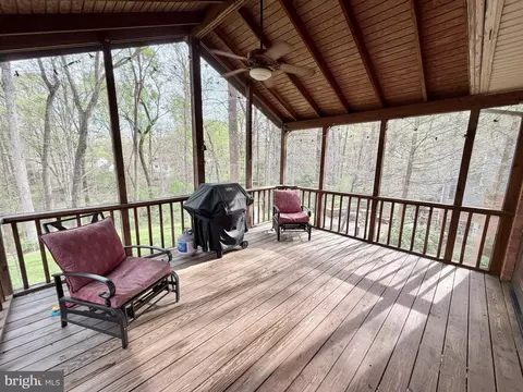 Exterior - 8467 Thames St, Springfield, VA 22151 photo 3 of 7