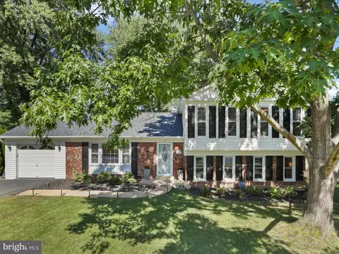 7804 Welch Ct, Alexandria, VA 22315