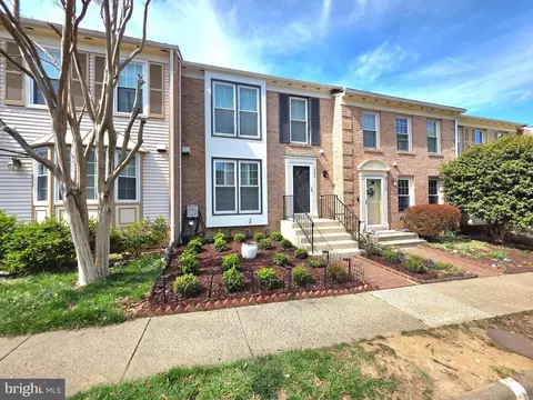 5650 Ridge View Dr, Alexandria, VA 22310