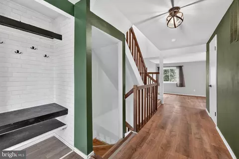 8570 Gwynedd Way, Springfield, VA 22153 photo 3