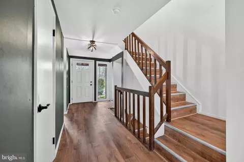 8570 Gwynedd Way, Springfield, VA 22153 photo 4