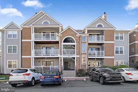 7509 Ashby Ln #J, Alexandria, VA 22315