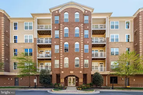 13723 Neil Armstrong Ave #502, Herndon, VA 20171