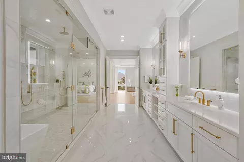 Bath - 7007 Hector Rd, Mclean, VA 22101 photo 5 of 16