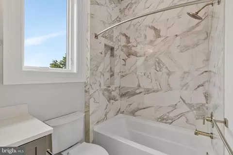 Bath - 7007 Hector Rd, Mclean, VA 22101 photo 13 of 16