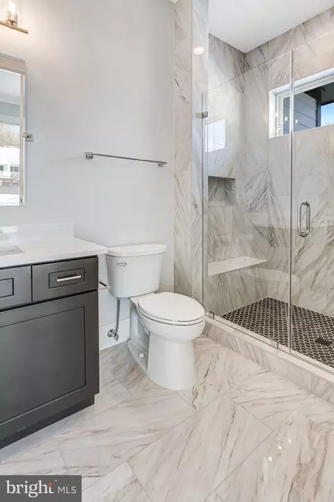 Bath - 7007 Hector Rd, Mclean, VA 22101 photo 11 of 20