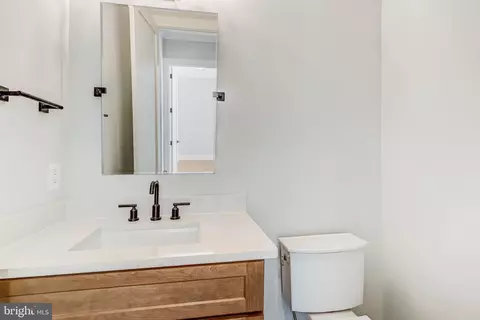 Bath - 7007 Hector Rd, Mclean, VA 22101 photo 1 of 20