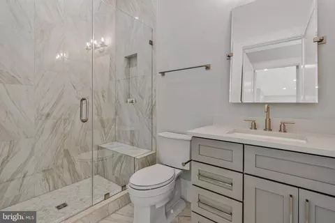 Bath - 7007 Hector Rd, Mclean, VA 22101 photo 3 of 16