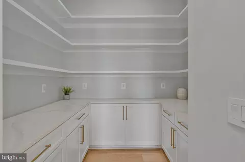 Entry Way - 7007 Hector Rd, Mclean, VA 22101 photo 4 of 16