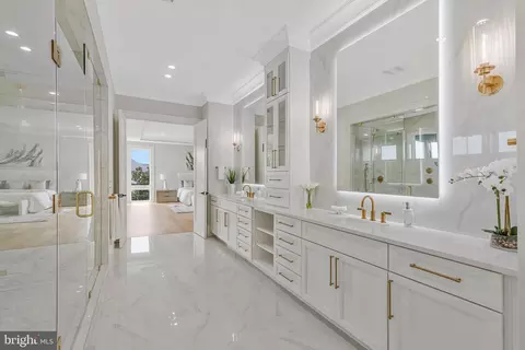 Entry Way - 7007 Hector Rd, Mclean, VA 22101 photo 10 of 16