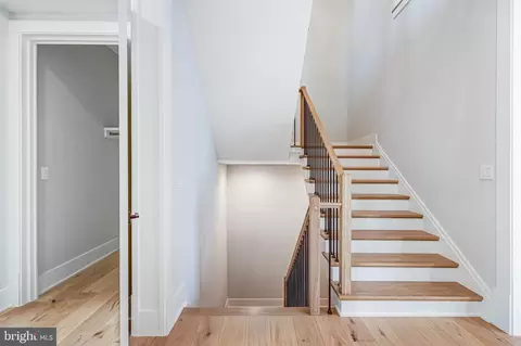 Entry Way - 7007 Hector Rd, Mclean, VA 22101 photo 9 of 11