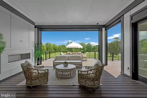 Exterior - 7007 Hector Rd, Mclean, VA 22101 photo 1 of 11