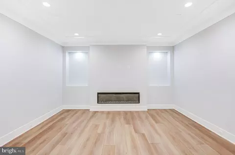 Living - 7007 Hector Rd, Mclean, VA 22101 photo 11 of 12