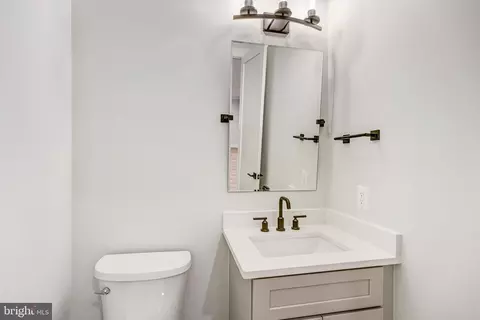 Bath - 7007 Hector Rd, Mclean, VA 22101 photo 19 of 20