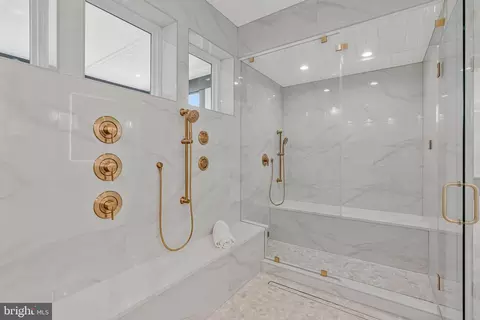 Bath - 7007 Hector Rd, Mclean, VA 22101 photo 7 of 16
