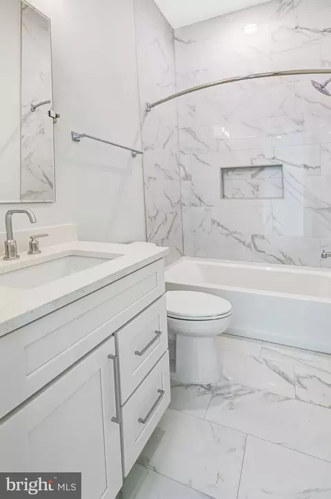 Bath - 7007 Hector Rd, Mclean, VA 22101 photo 8 of 20