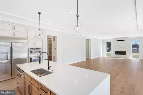 Living - 7007 Hector Rd, Mclean, VA 22101 photo 3 of 12