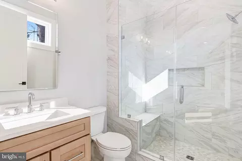 Bath - 7007 Hector Rd, Mclean, VA 22101 photo 12 of 20
