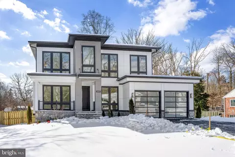 Exterior - 7007 Hector Rd, Mclean, VA 22101 photo 2 of 5