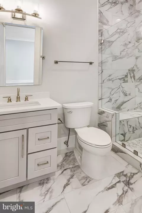 Bath - 7007 Hector Rd, Mclean, VA 22101 photo 18 of 20