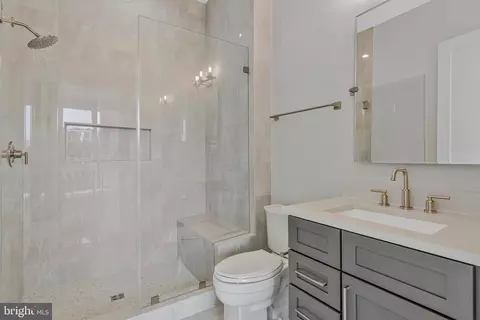 Bath - 7007 Hector Rd, Mclean, VA 22101 photo 2 of 16